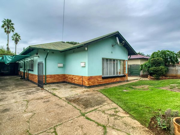 Comparatif entre Mandat Immobilier et Vente Indépendante : Quelle Option Choisir ?