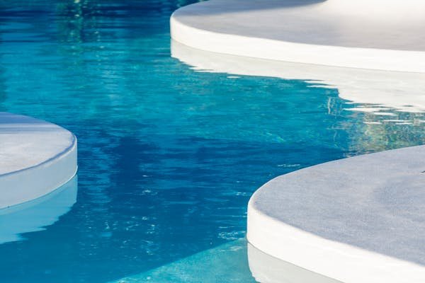 Sécurisez votre piscine : l'alarme connectée indispensable